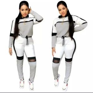 Sweatsuit with mesh knee
